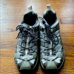 Merrell air cushion hiking shoes vibram soles